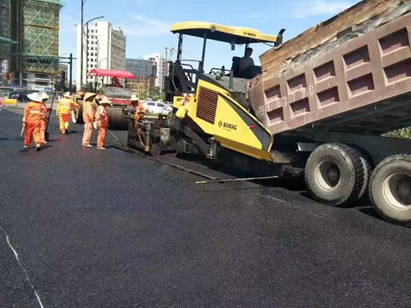 浙江杭州道路沥青路面工程施工有哪些注意事项?